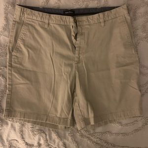 Nautica khaki shorts. EUC
